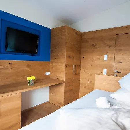 Hotel Living Max