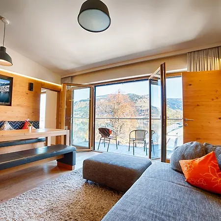 Living Max Hotel 4*