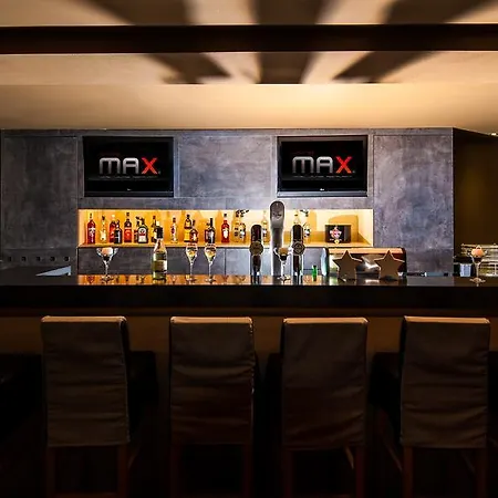 Living Max 4*