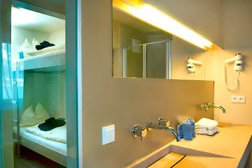 Living Max Hotel 4*